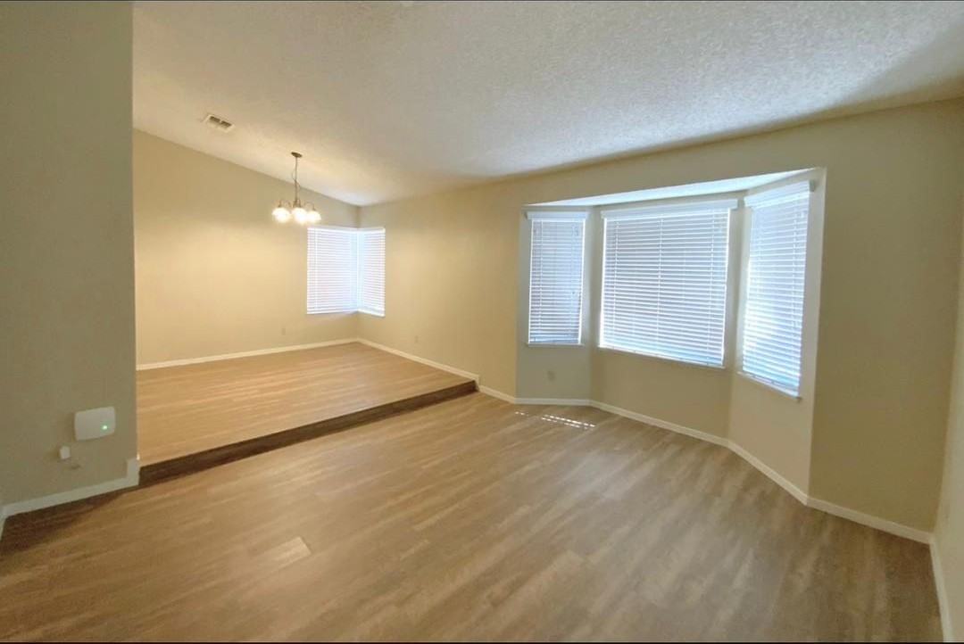 4921 Evergreen Glen Dr - Photo 3 of 10