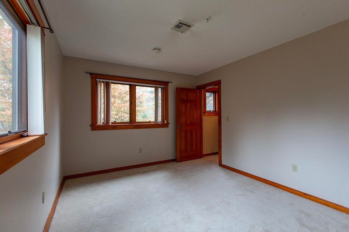 33 Clearwater Dr - Photo 7 of 23