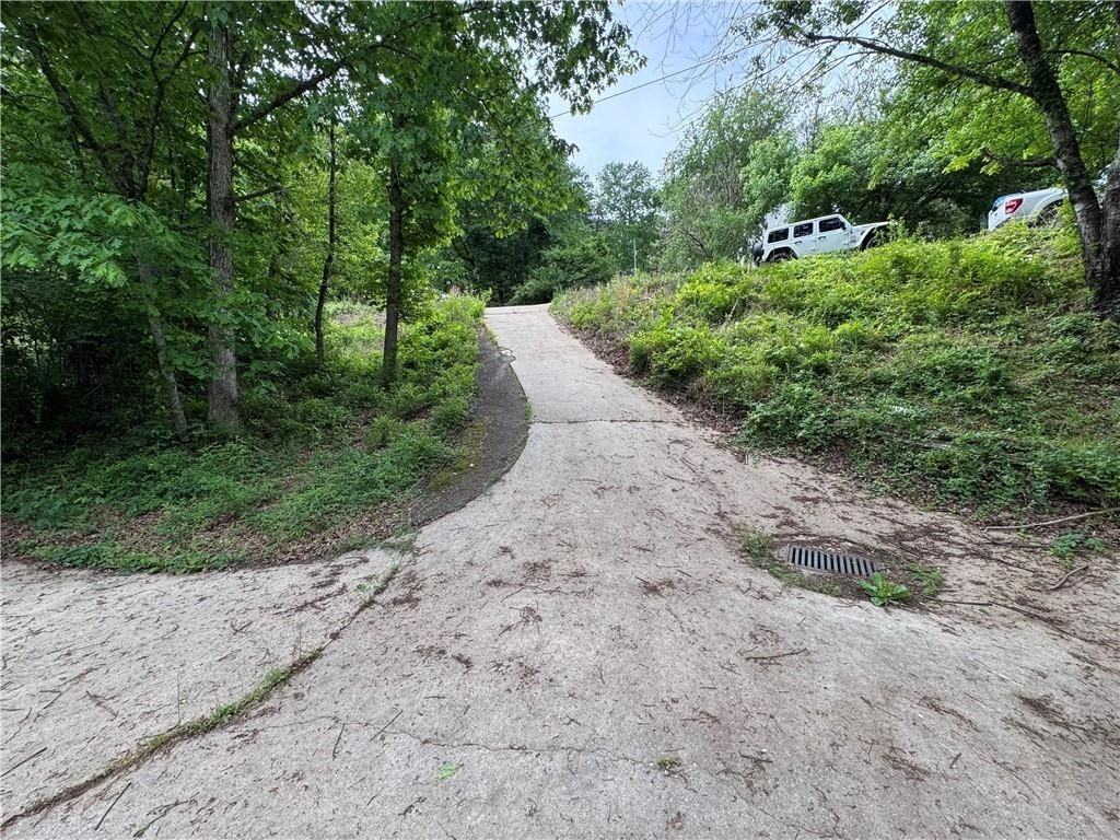 3912 Darryl Ln - Photo 3 of 20