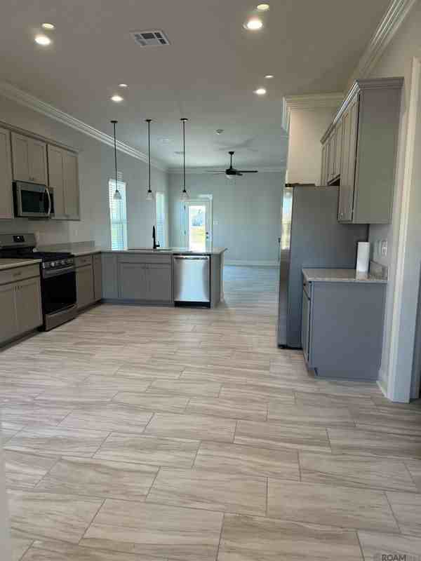10918 Denali Ave - Photo 2 of 6