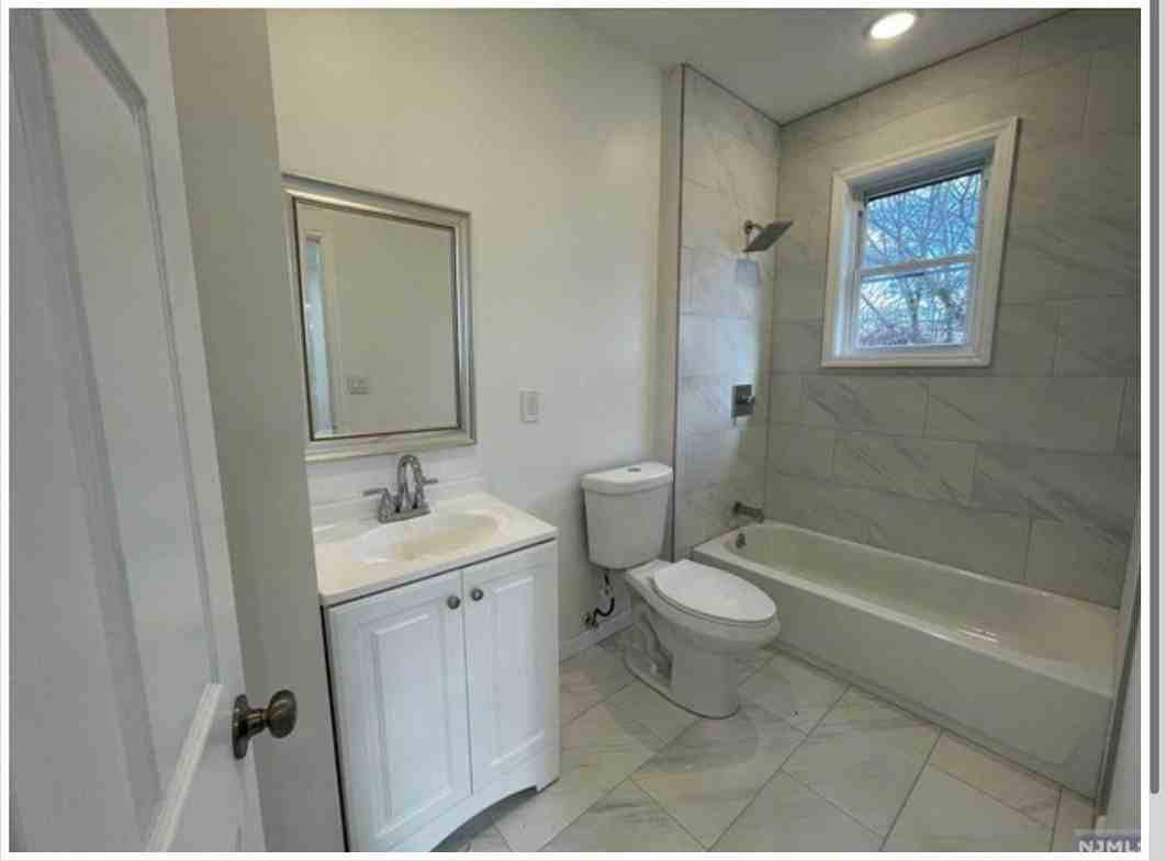 82 Jacoby St ##2 - Photo 2 of 7