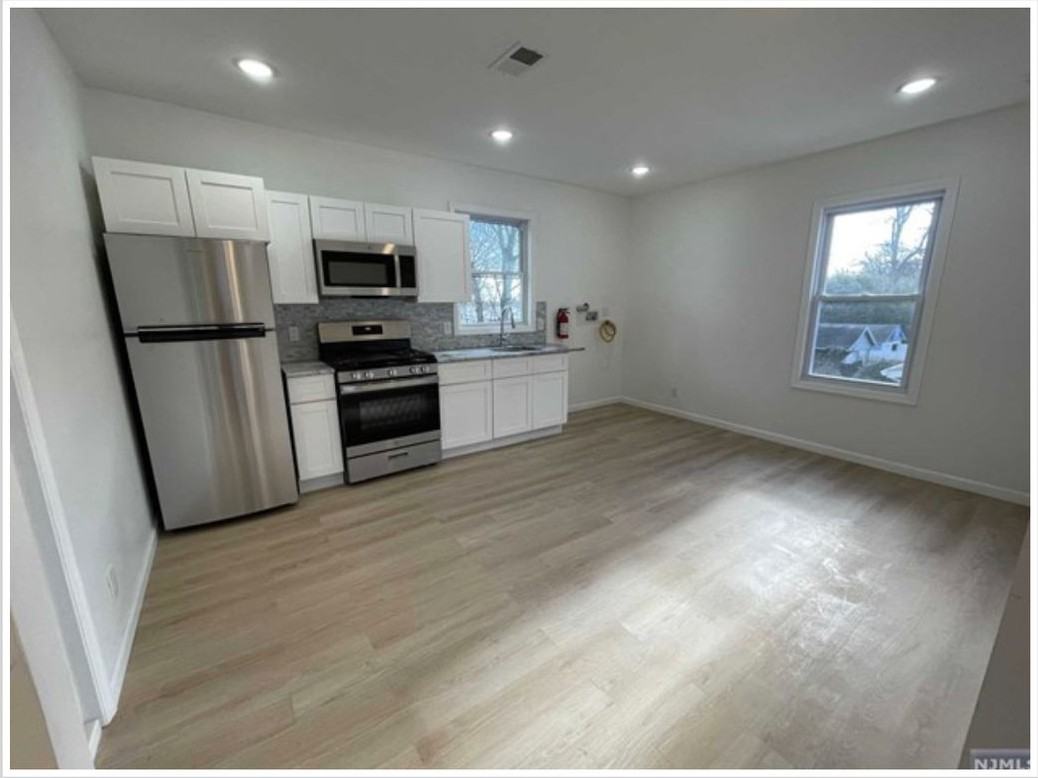 82 Jacoby St ##2 - Photo 6 of 7