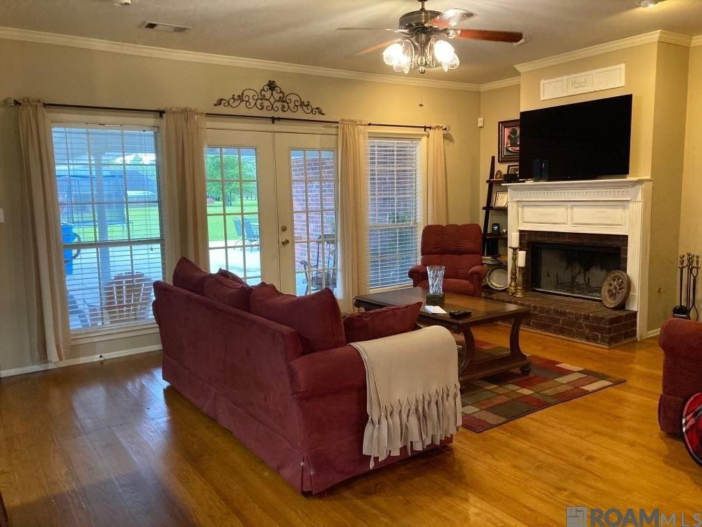 11280 Amalie St - Photo 2 of 8