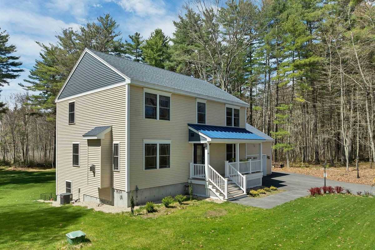 40 Mary Ann Ave - Photo 3 of 50