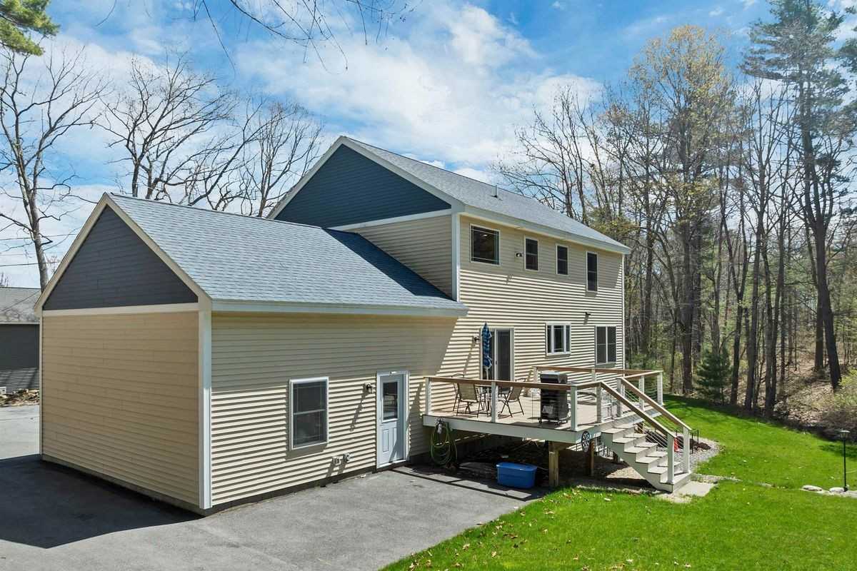 40 Mary Ann Ave - Photo 4 of 50