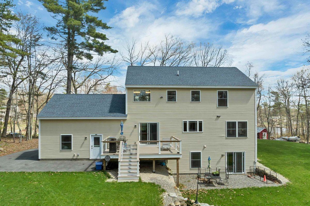 40 Mary Ann Ave - Photo 5 of 50