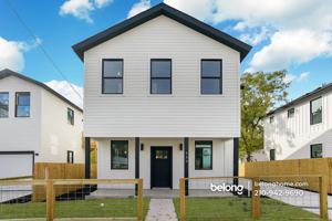 featured image of 423 N Mesquite St