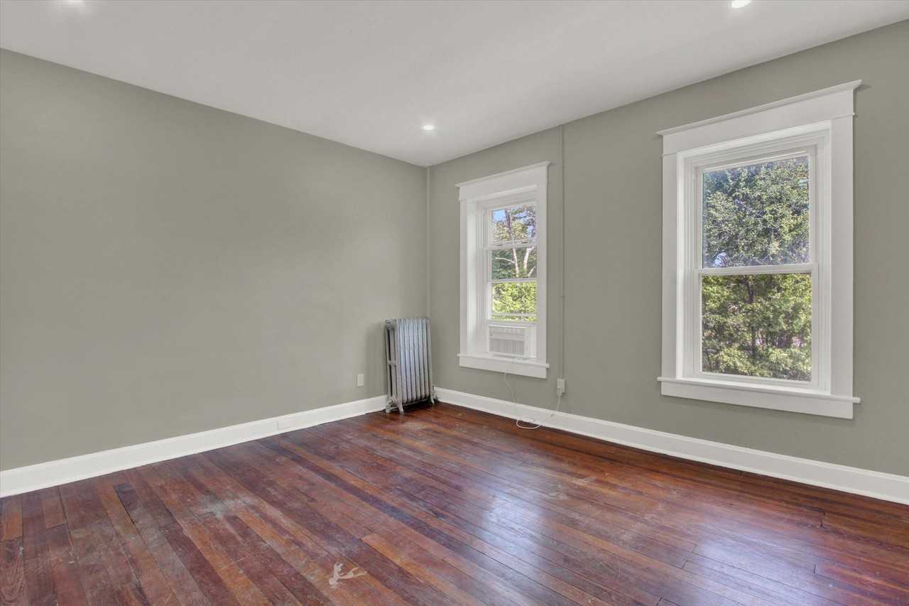 715 Oak Hill Ave #715-2N - Photo 4 of 19