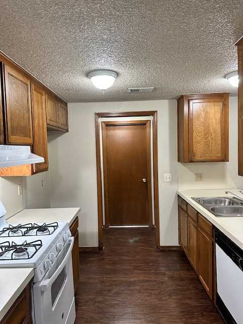 8607 Drexel Avenue - Photo 5 of 17