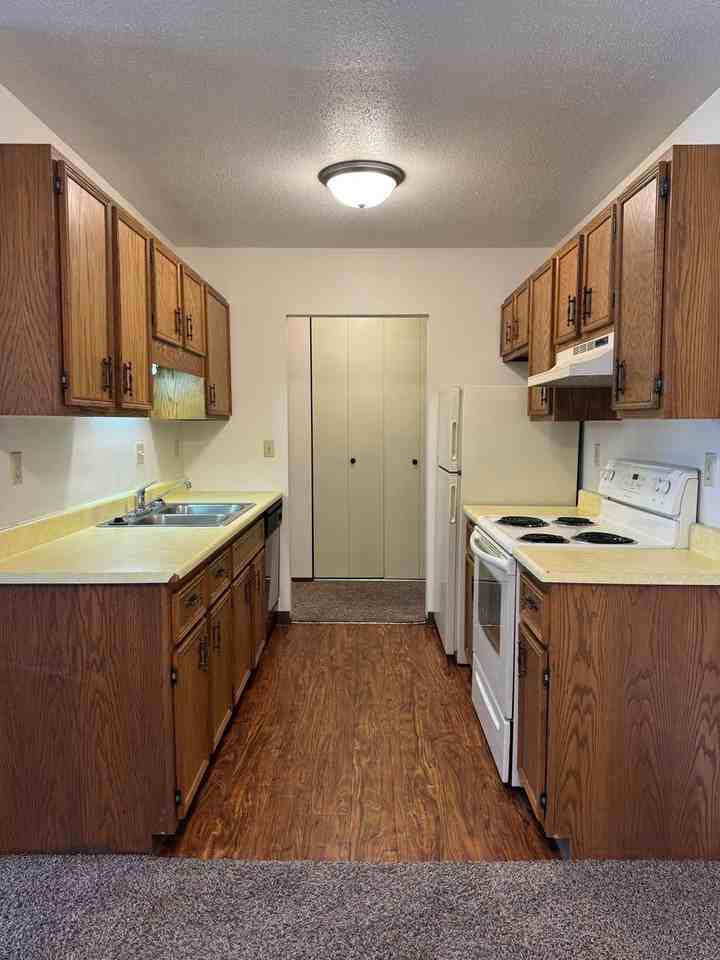 Foxdale Apartments - Photo 4 of 15