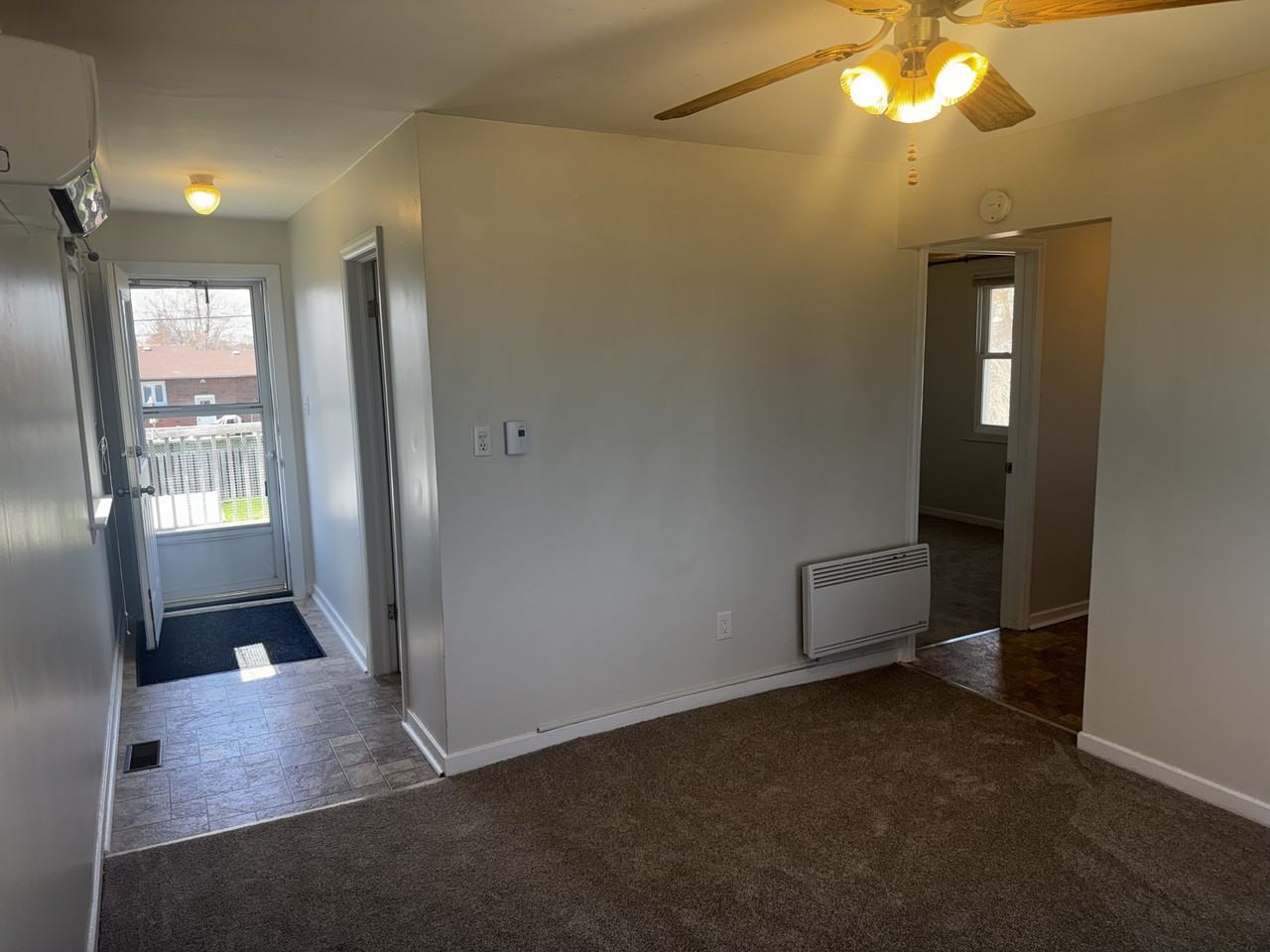 268 Humboldt Parkway, Upper Unit, Port Colborne - Photo 2 of 7