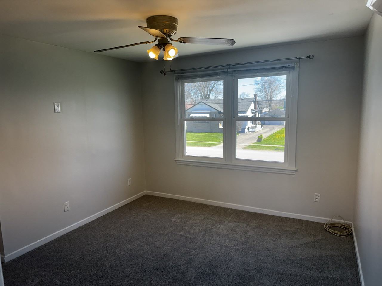 268 Humboldt Parkway, Upper Unit, Port Colborne - Photo 3 of 7