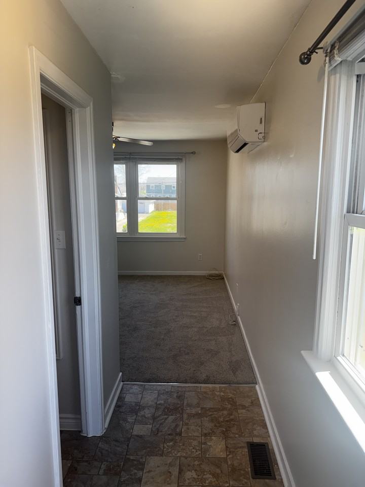 268 Humboldt Parkway, Upper Unit, Port Colborne - Photo 5 of 7