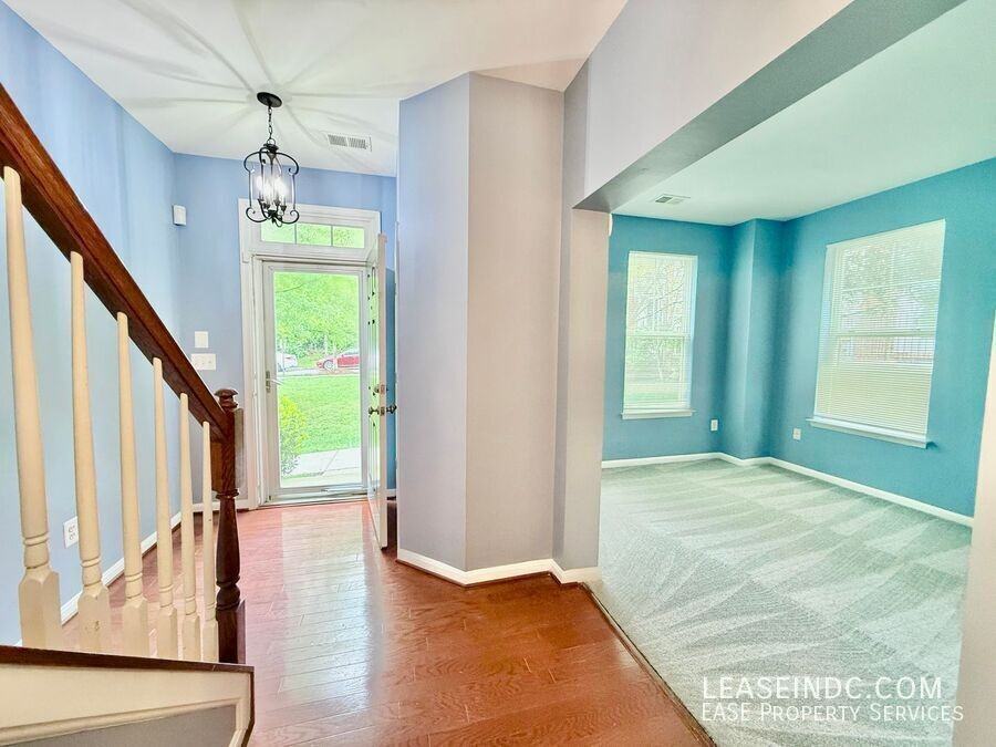 424 Ava Way Ne - Photo 3 of 33