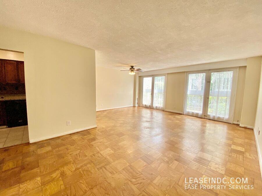 259 G St Sw - Photo 3 of 23