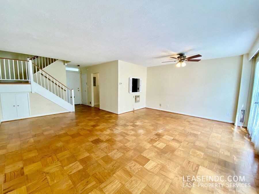 259 G St Sw - Photo 6 of 23