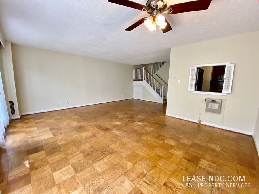 259 G St Sw - Photo 7 of 23
