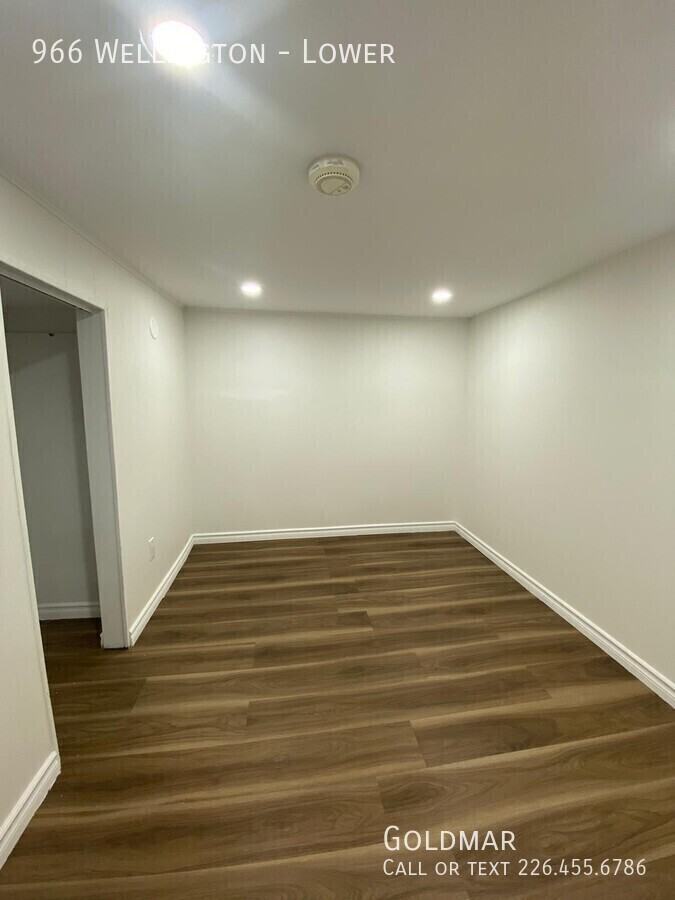 966 Wellington Ave - Photo 4 of 5