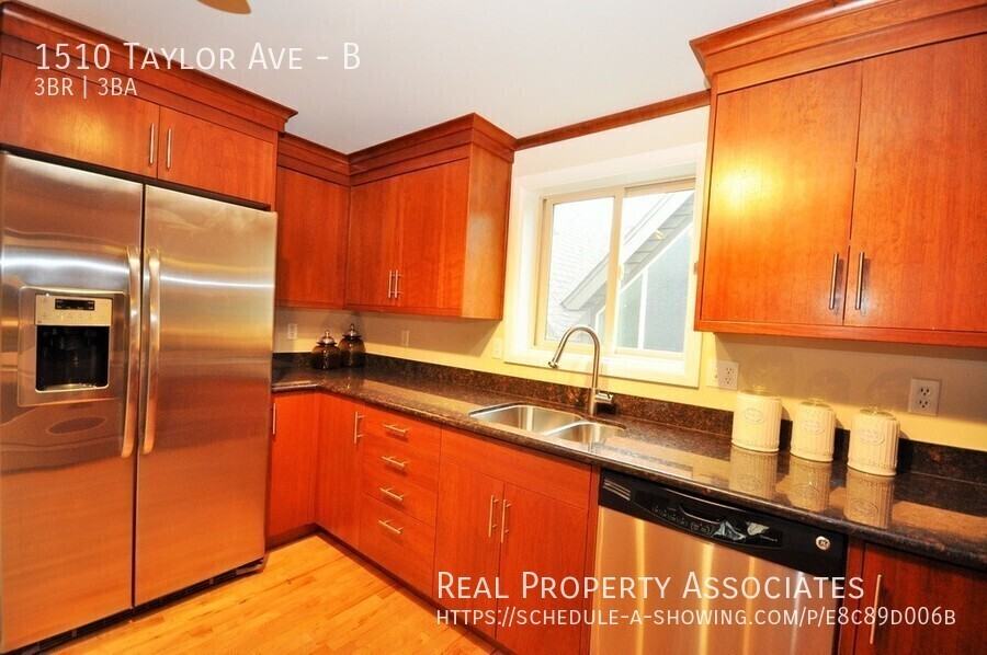 1510 Taylor Ave N #B - Photo 3 of 19