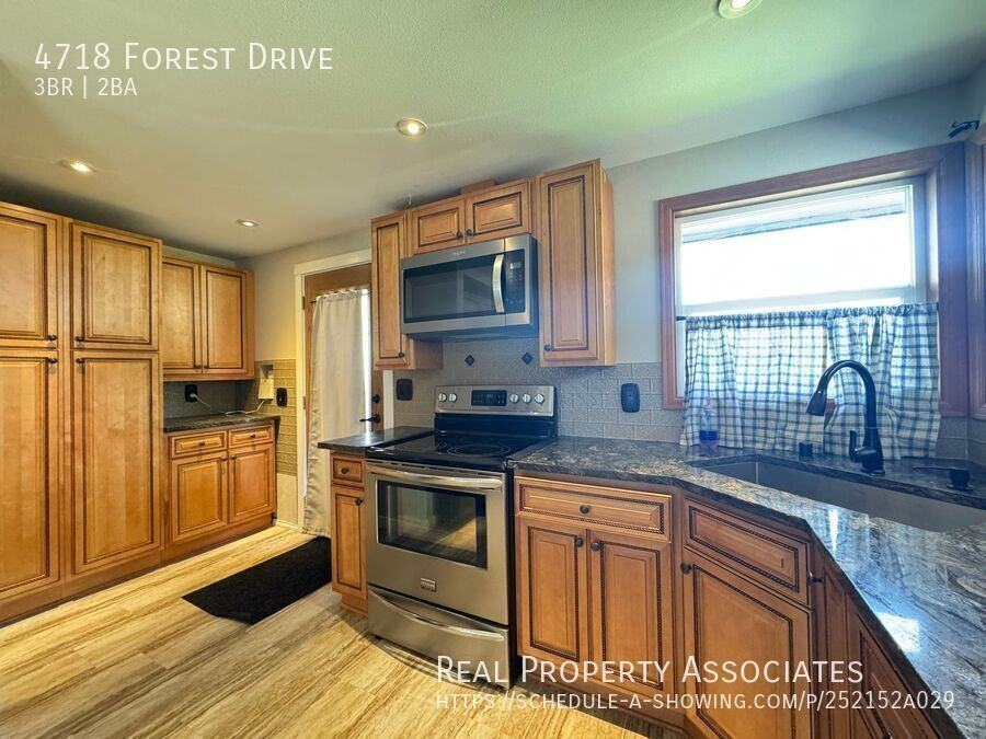 4718 Forest Dr - Photo 6 of 19