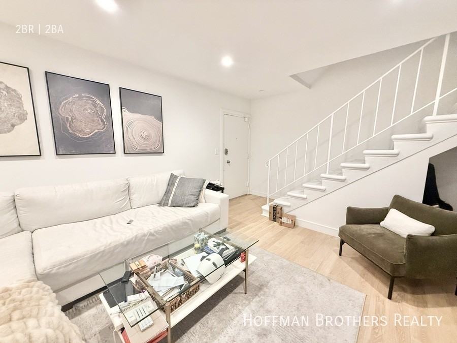320 N Crescent Dr #8 - Photo 5 of 12