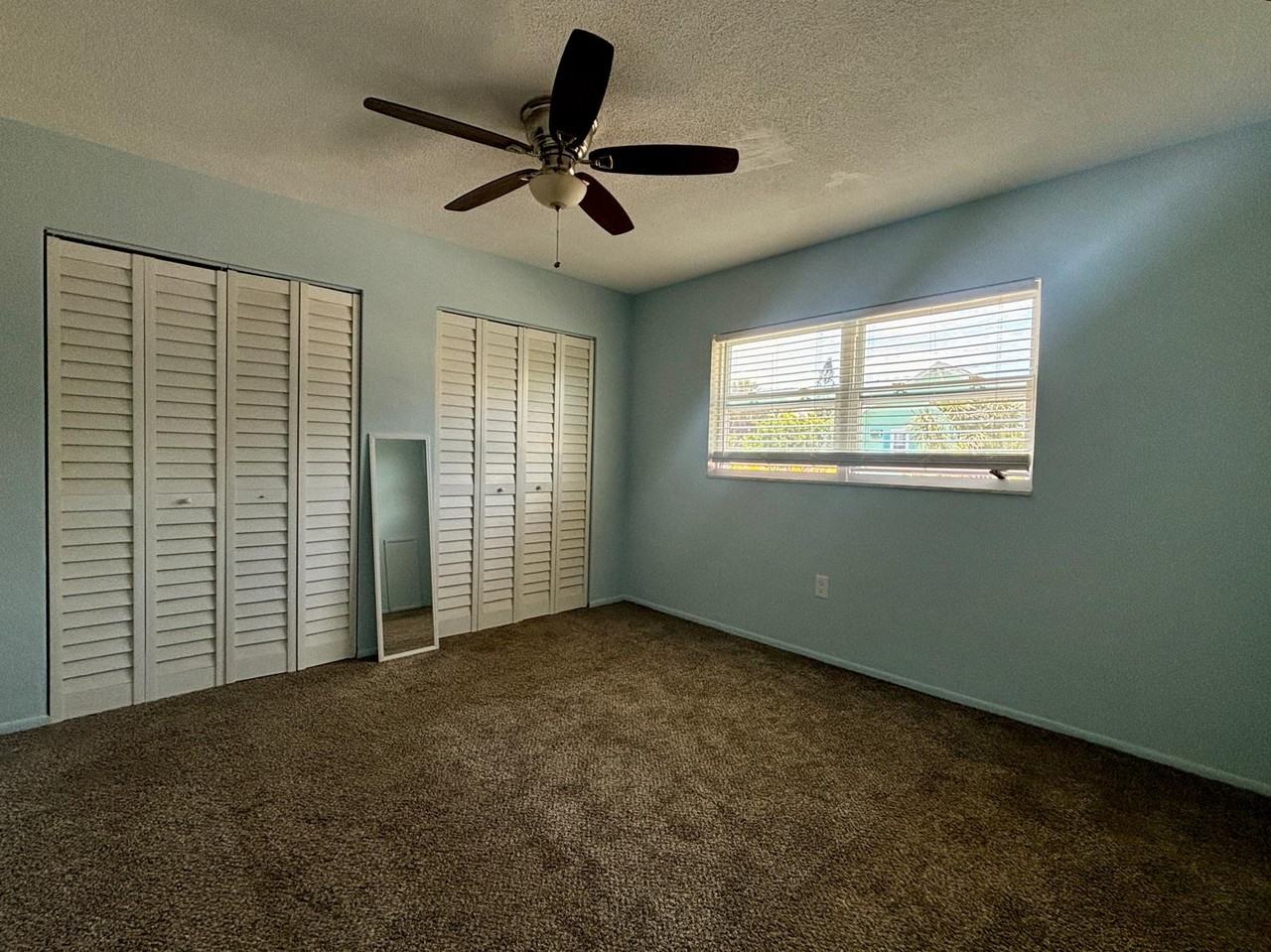 105 S Spring Blvd - Photo 2 of 7