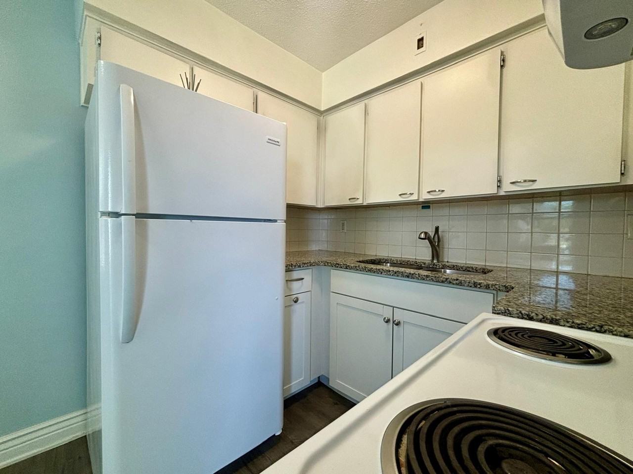 105 S Spring Blvd - Photo 4 of 7