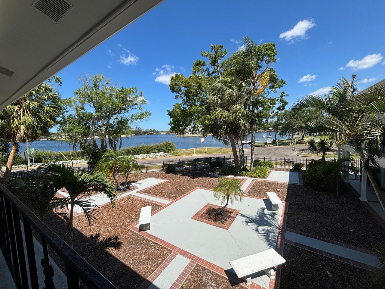 105 S Spring Blvd - Photo 6 of 7
