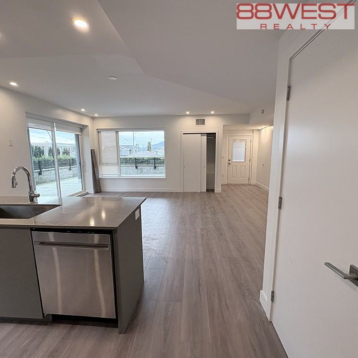 181 6th Street West #TH 1 - Photo 3 of 37