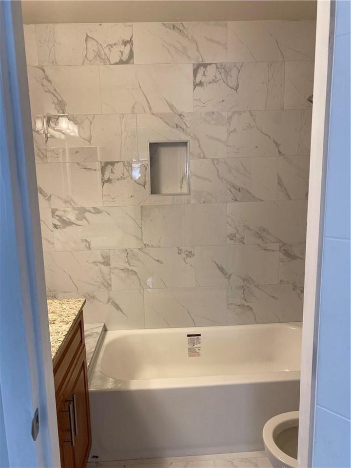 11615 Northwest 28th Street #4 - Photo 6 of 8