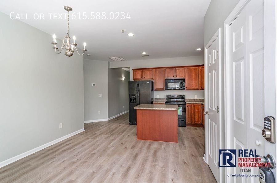 1004 Briggs Ln - Photo 5 of 21