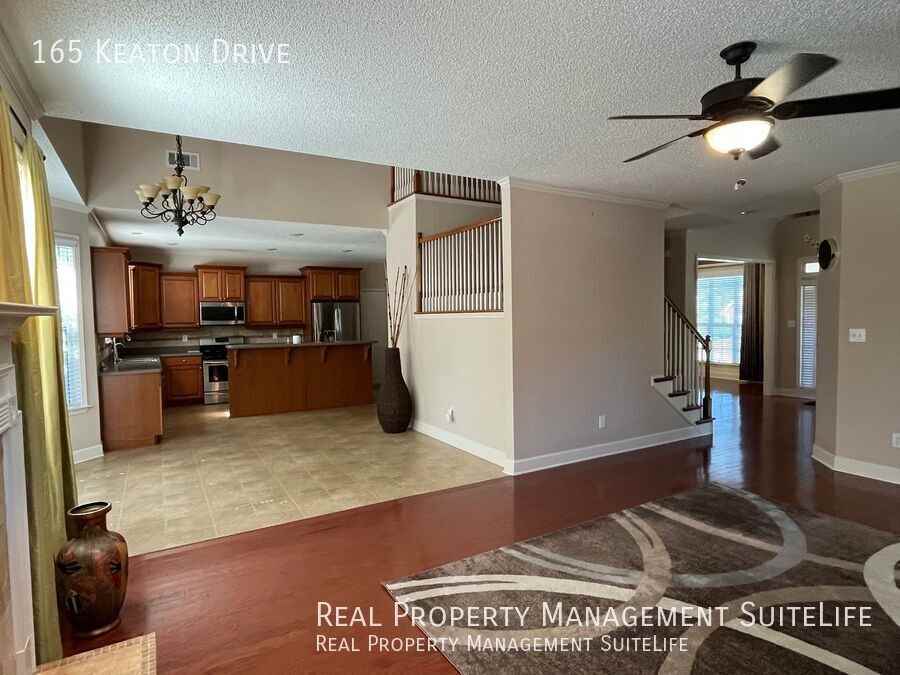 165 Keaton Dr - Photo 4 of 38