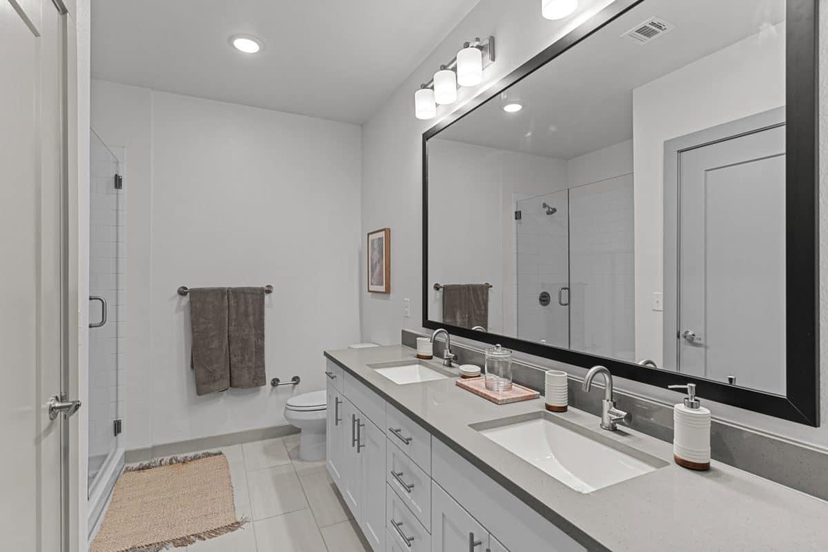 3708 Goodwin Ave - Photo 2 of 37