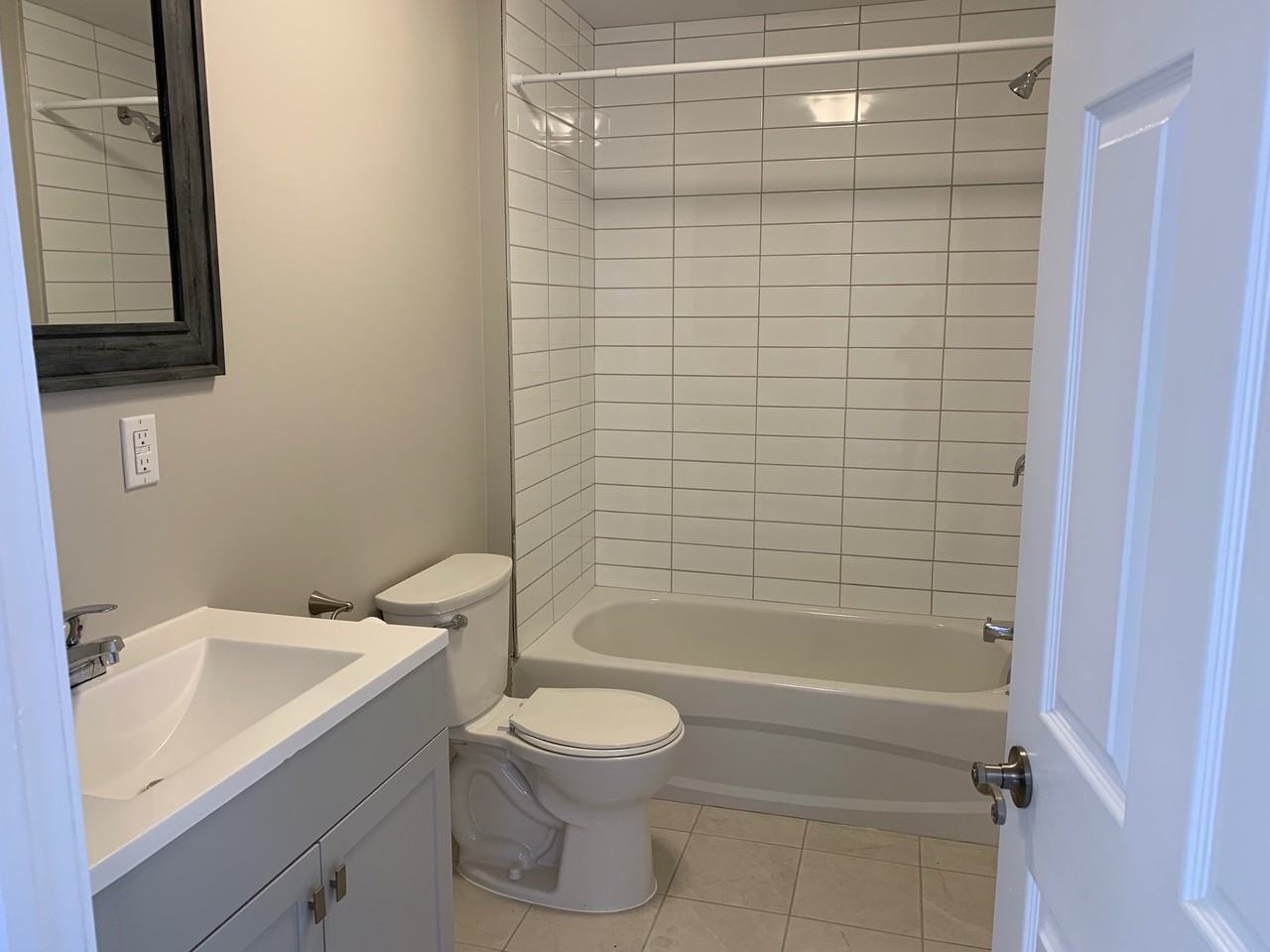 111 Mary St - Photo 4 of 8