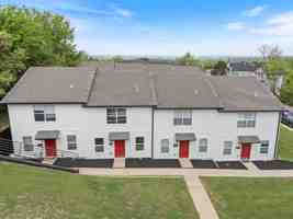 featured image of 956 W Eagle St