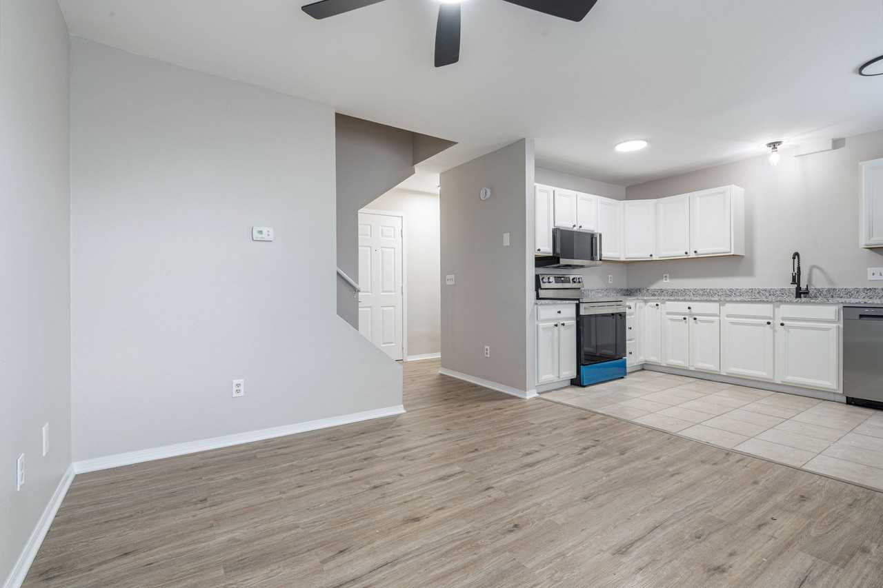Rosehill Townhomes - Photo 5 of 13