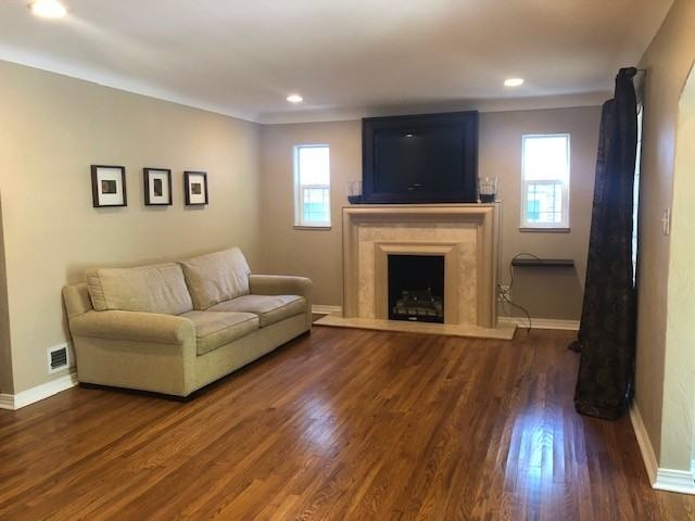 1240 Cherry St - Photo 2 of 23