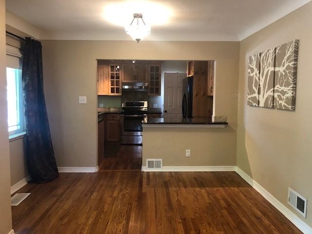 1240 Cherry St - Photo 3 of 23