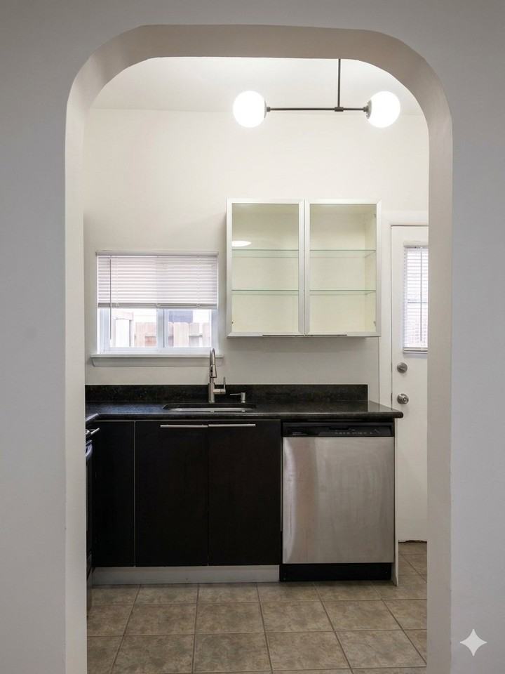 1141 Cantrell St - Photo 7 of 19