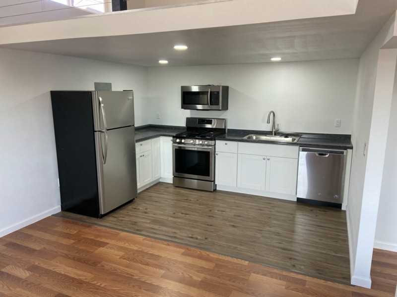 312 Lakau Pl - Photo 3 of 18