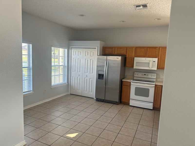 1733 Manchurian St - Photo 2 of 10