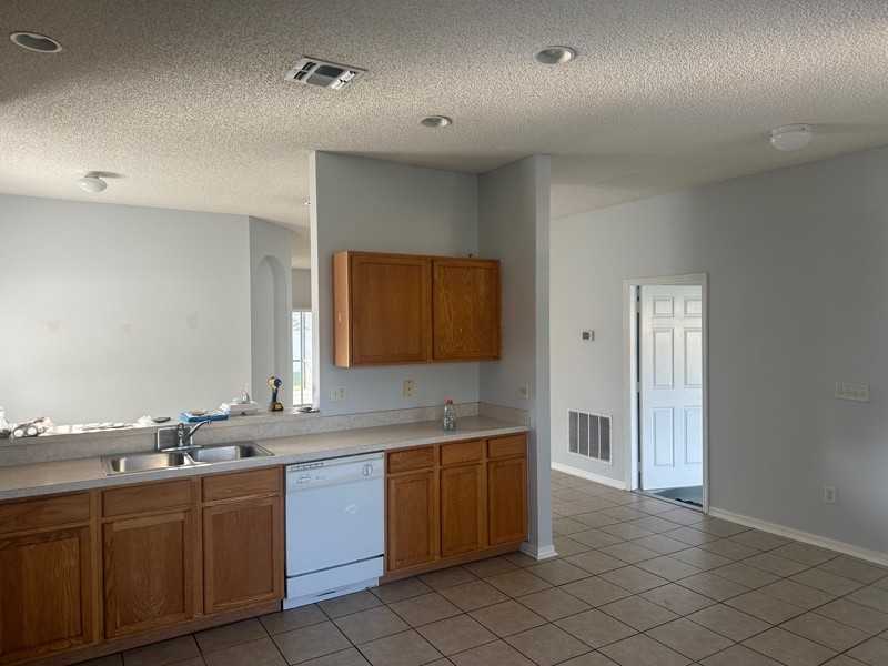 1733 Manchurian St - Photo 3 of 10