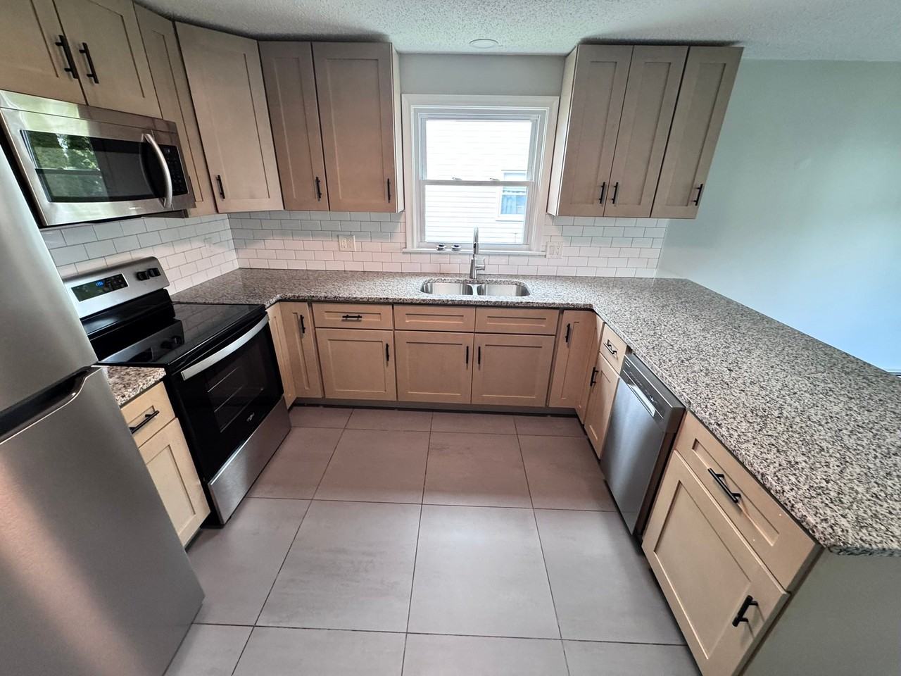 163 Oakland Ave #1st - Photo 3 of 15