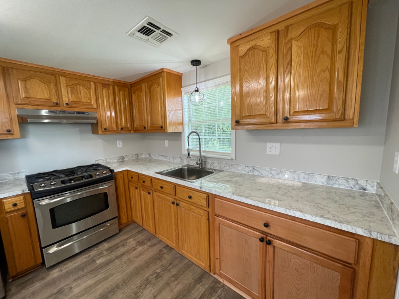 129 Bertie St - Photo 7 of 15