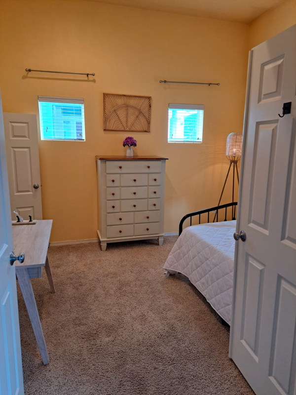 6946 Axis St Se - Photo 3 of 7