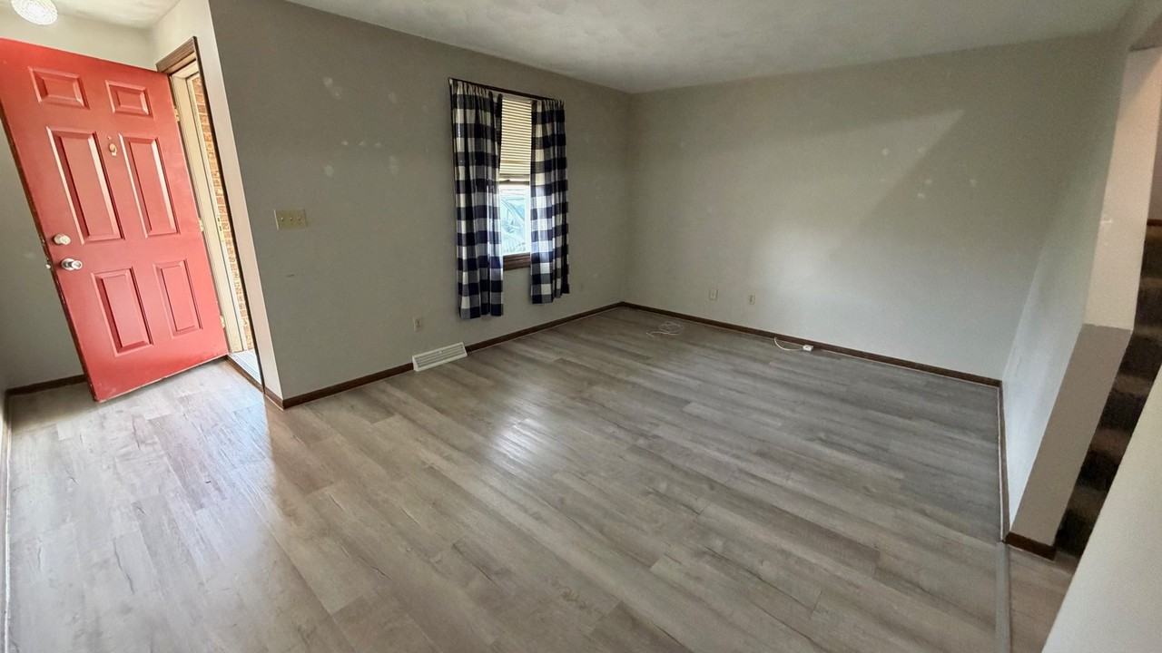 7190 Seymour St Nw - Photo 6 of 15