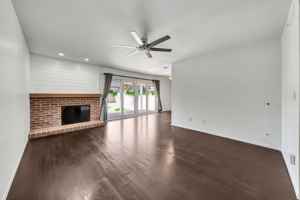 featured image of 23008 Hamlin St