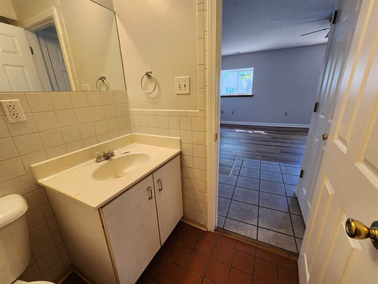 2744 Dalton Ave - Photo 5 of 11