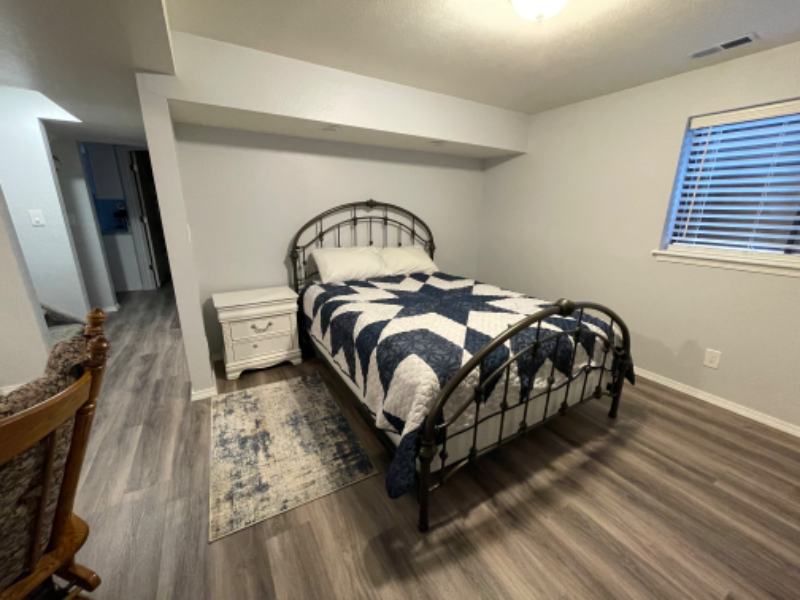 250 Medford Dr Bsmt #Bsmt - Photo 3 of 10