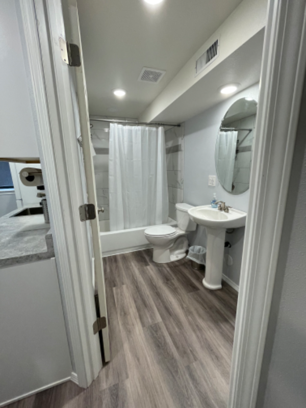 250 Medford Dr Bsmt #Bsmt - Photo 6 of 10